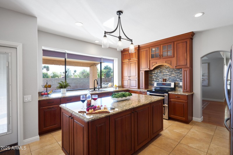 PropertyImageCo_5921ESandraTerrace_WEB-4