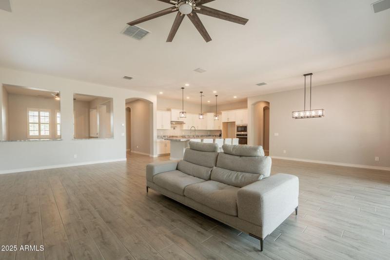 10-web-or-mls-Stonegate-10