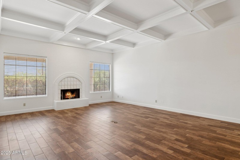 8-web-or-mls-8100-e-camelback-rd-unit-62