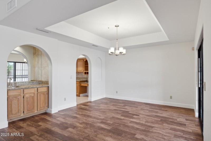 12-web-or-mls-8100-e-camelback-rd-unit-6
