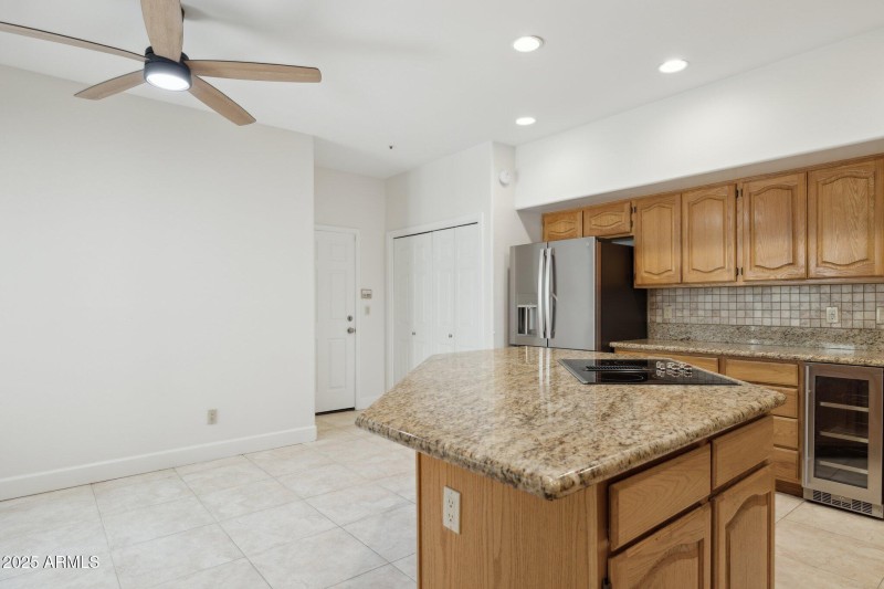 19-web-or-mls-8100-e-camelback-rd-unit-6