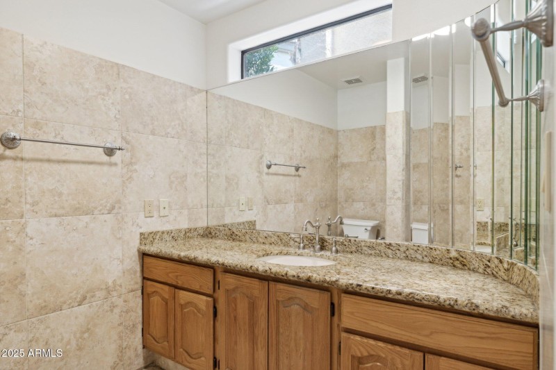 20-web-or-mls-8100-e-camelback-rd-unit-6