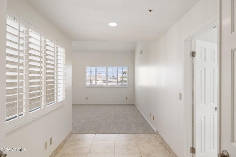 24-web-or-mls-8100-e-camelback-rd-unit-6