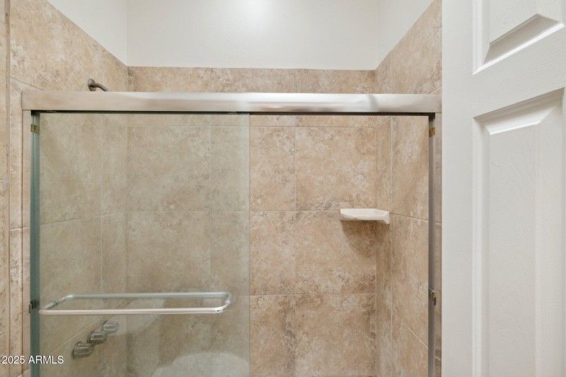 42-web-or-mls-8100-e-camelback-rd-unit-6