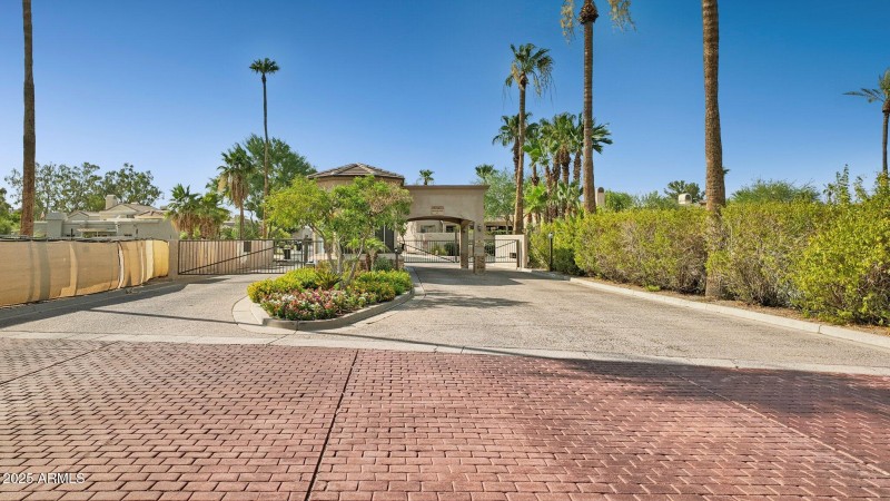 57-web-or-mls-8100-e-camelback-rd-unit-6