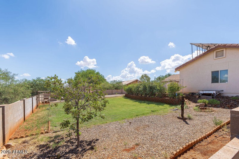 1524NSanMarcosdeNizaDr-12