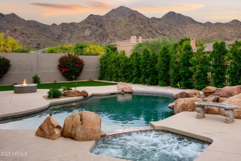 Spa & Pool