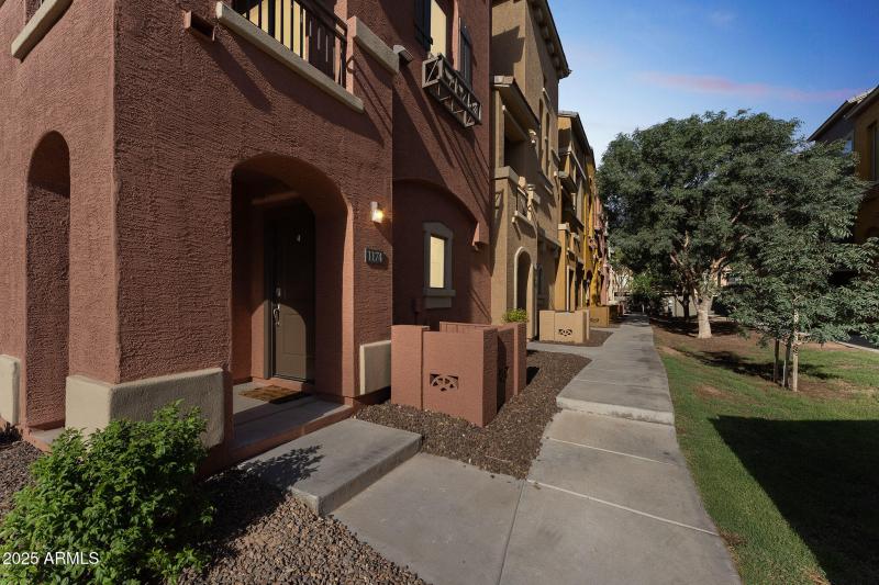 04_900_S_94th_St_Chandler_AZ_85224_USA-E