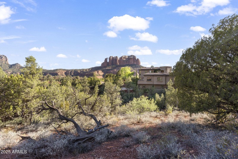 Clear View of Cathedral Rock from parcel