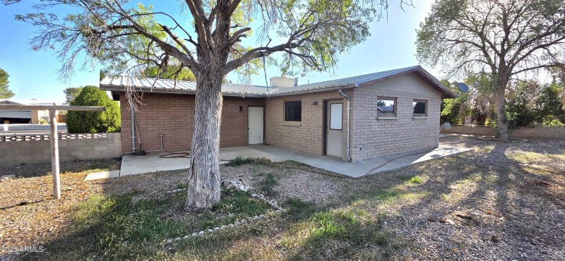 1004 East Mescal Drive