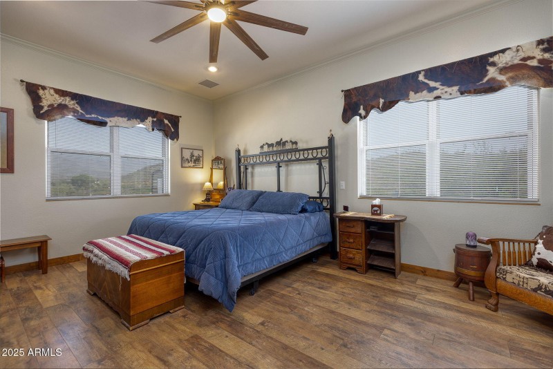 19-web-or-mls-photo(19) 828 N Gun Creek
