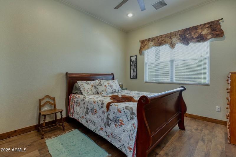 28-web-or-mls-photo(28) 828 N Gun Creek