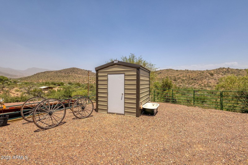 51-web-or-mls-photo(51) 828 N Gun Creek