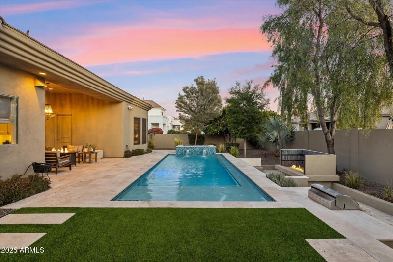 Pool/Spa Twilight