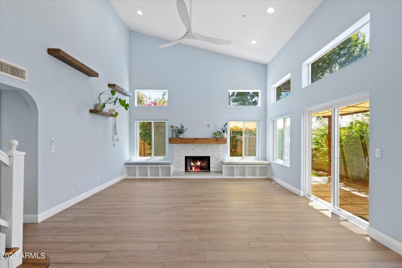 04-Living Room