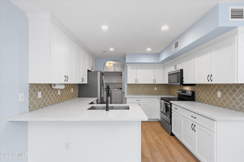06-Kitchen