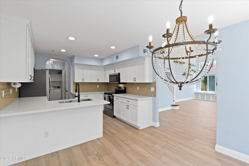 07-Dining _ Kitchen
