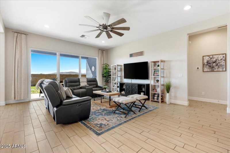 09-Living Room