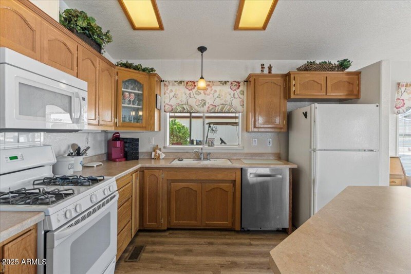 14-Kitchen