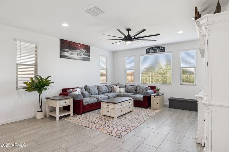 8-web-or-mls-12347-e-soloman-rd