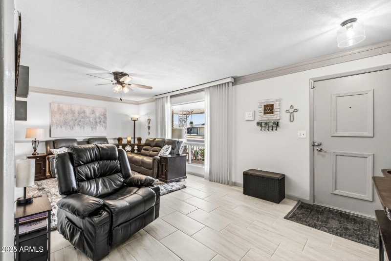 09_9227_Meadow_Hills9_mls