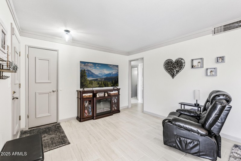 11_9227_Meadow_Hills11_mls