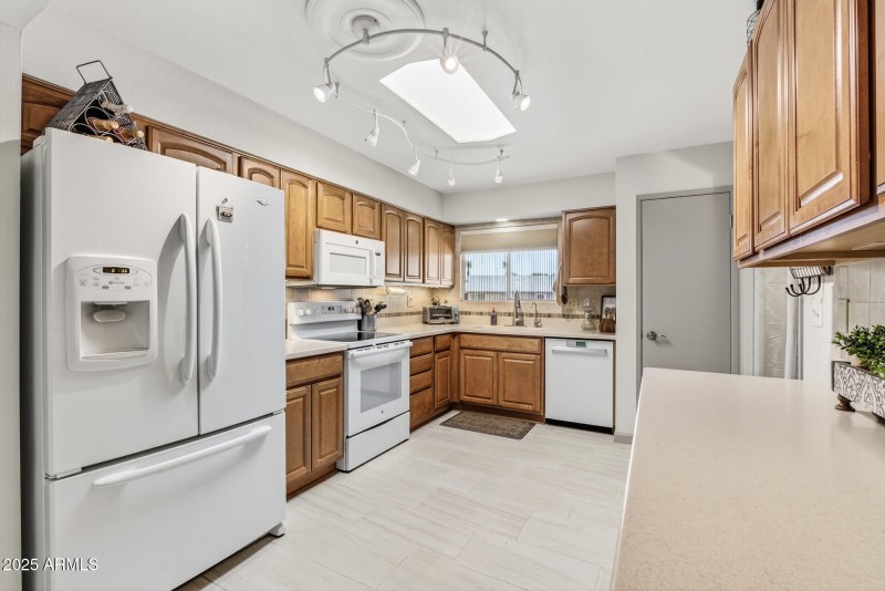 24_9227_Meadow_Hills24_mls