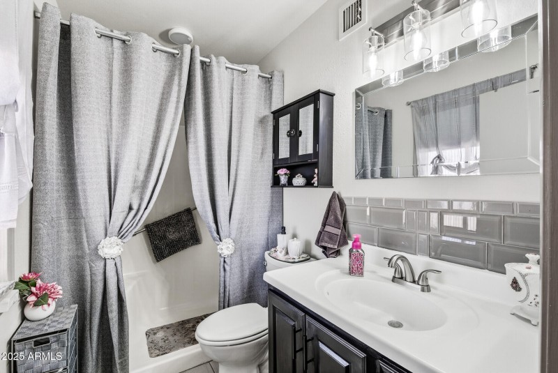 33_9227_Meadow_Hills33_mls