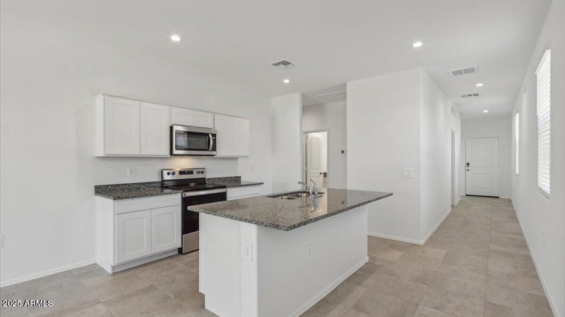 Caroline kitchen 2