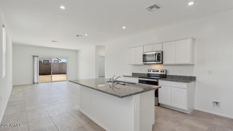 Caroline kitchen