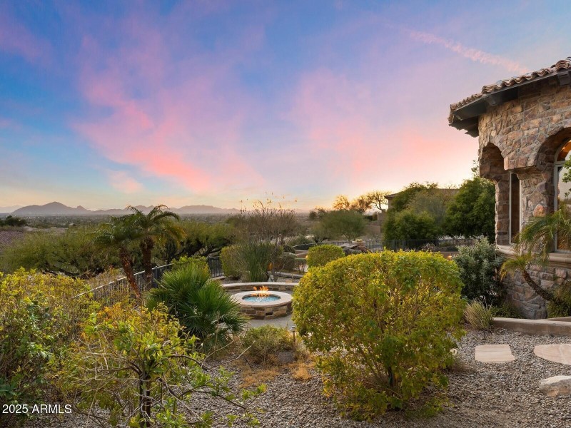 004_Backyard Firepit & City Views
