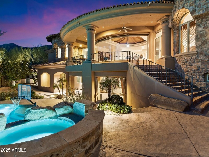 067_Evening Poolside Escape