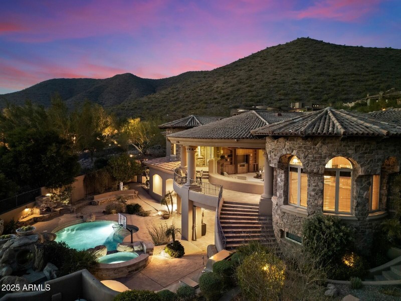 073_Hillside Haven at Sunset