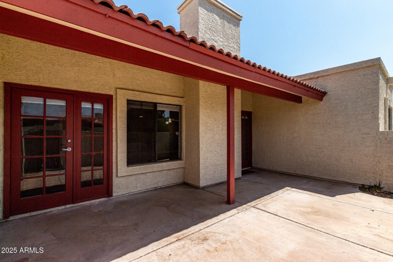 10Patio02