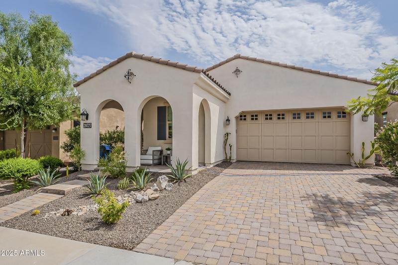 Pavered Driveway & Walkway