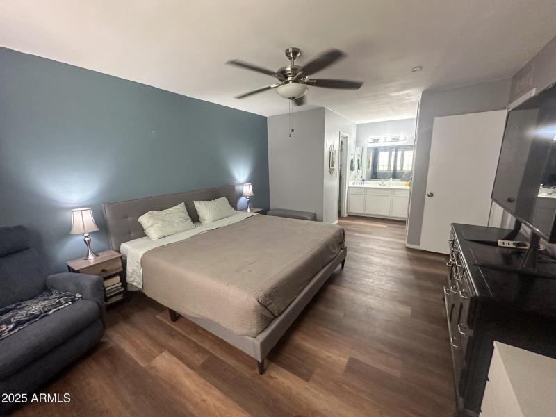 Oversized Primary Suite!!