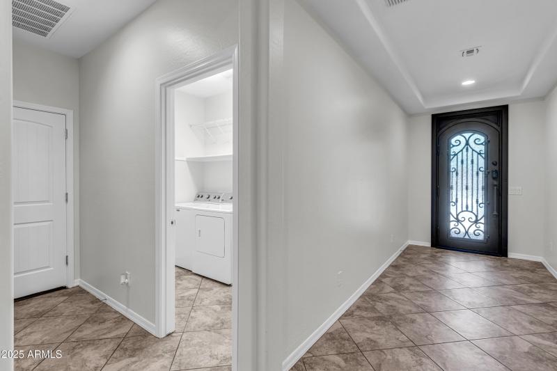 Entry with Tray ceiling