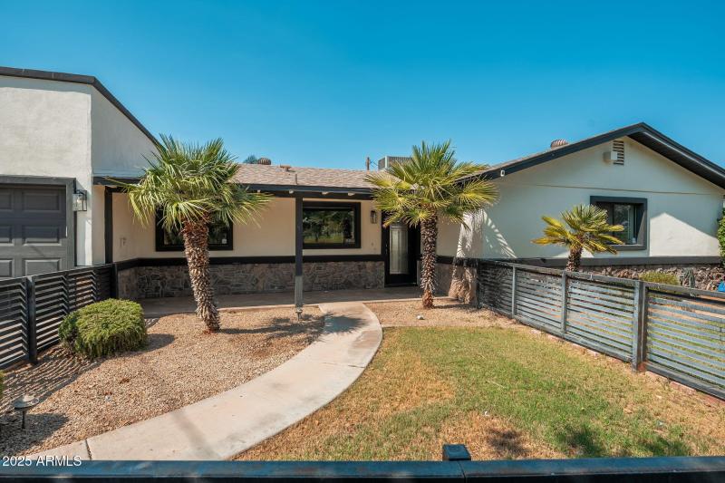 3002 E Glenrosa Ave, 07-15 - 15