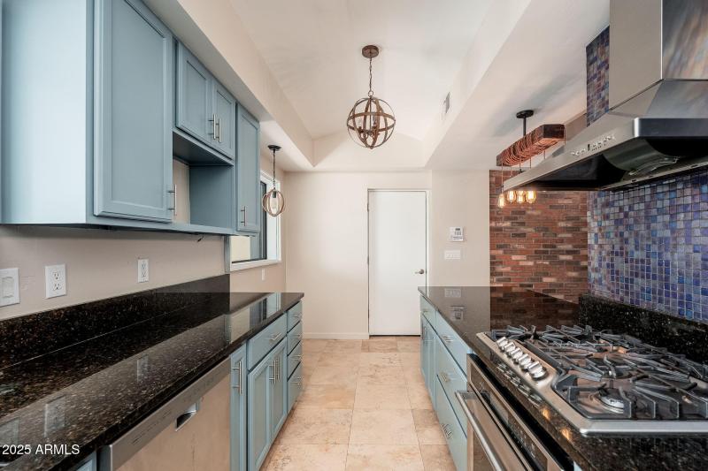 3002 E Glenrosa Ave, 07-10 - 11