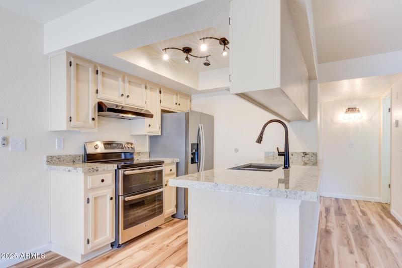 5 Kitchen (2)