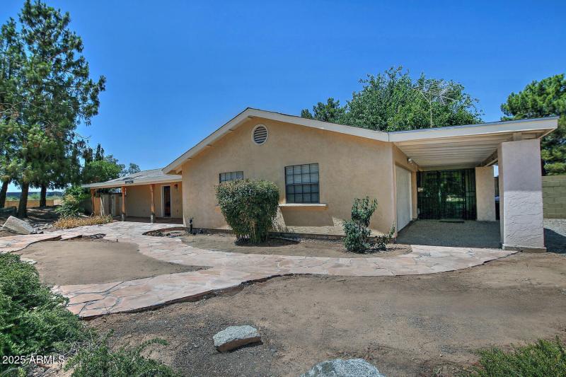 Front Entry Detail-002-047-1500x1000