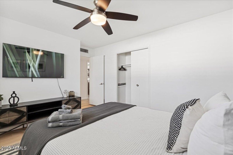 16-12_AustinDSC01711