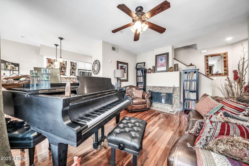 3633 N 3rd Avenue, 2102