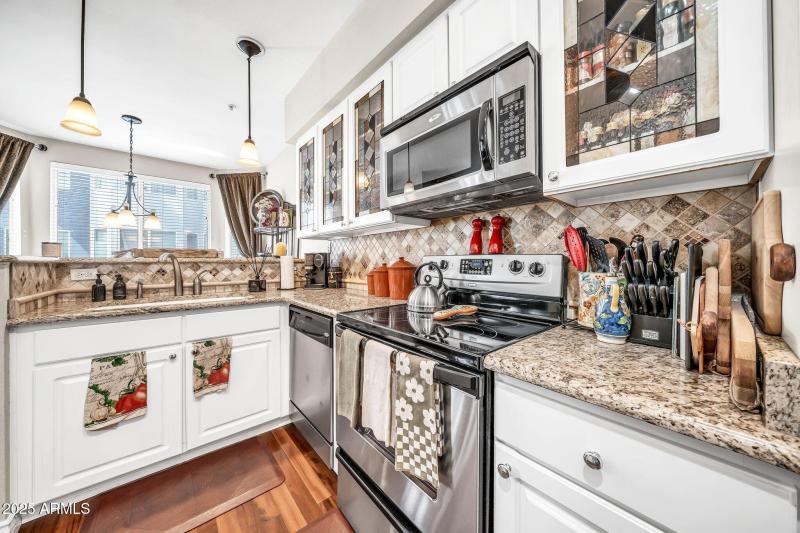 3633 N 3rd Avenue, 2102