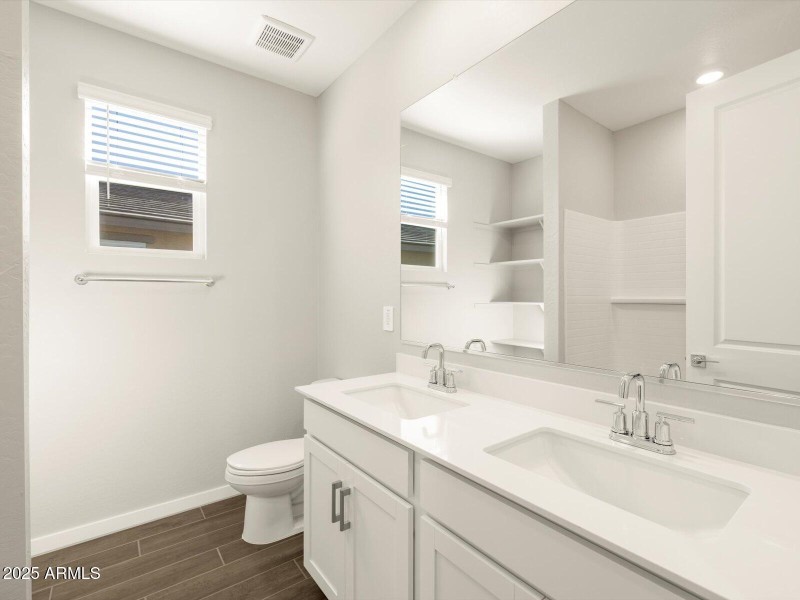 Bath 2 Double Sinks