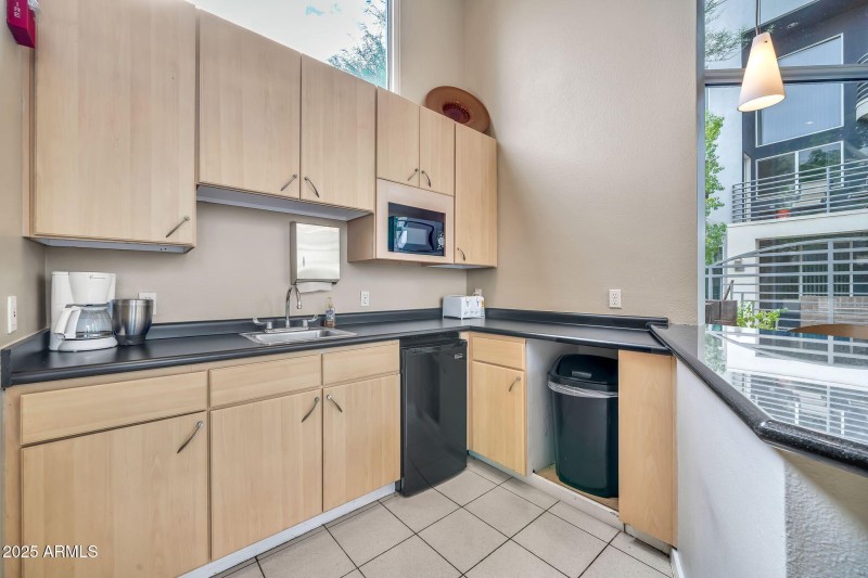 3633 N 3rd Avenue, 2102