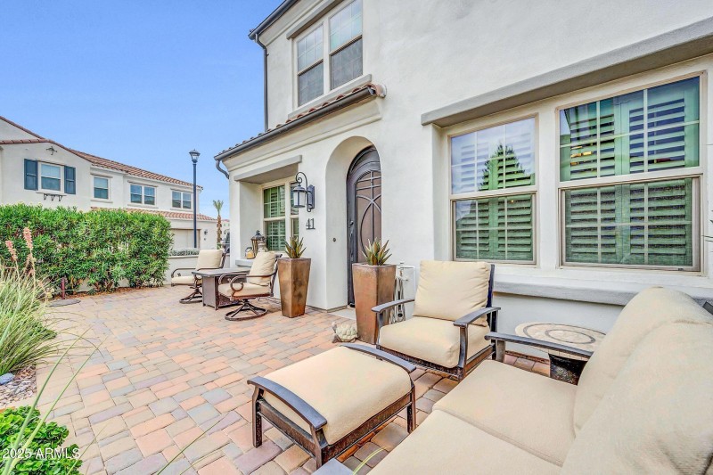 PRIVATE PATIO