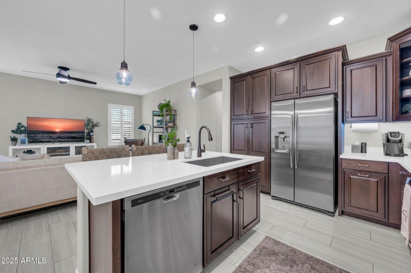 KITCHEN ISLAN