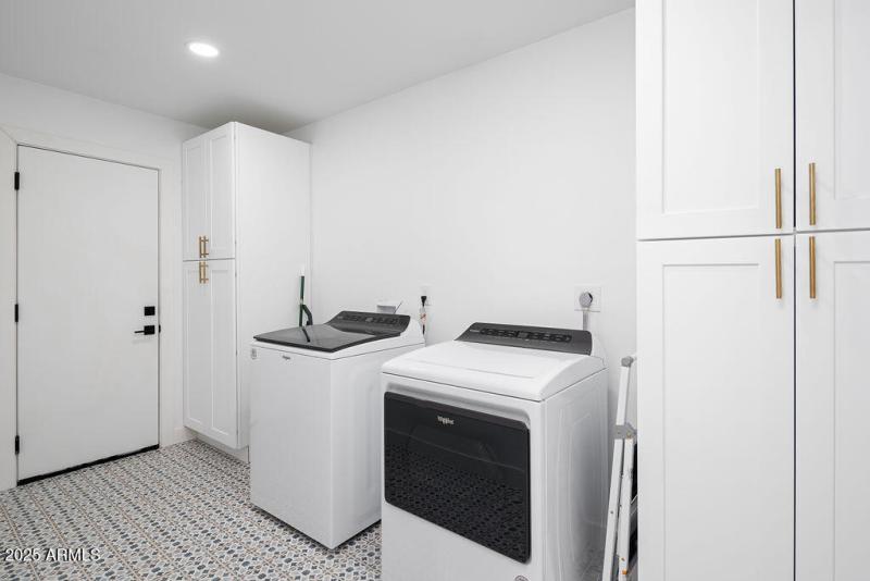 PROPERTYIMAGECO_8335EHubbellSt_WEB-25