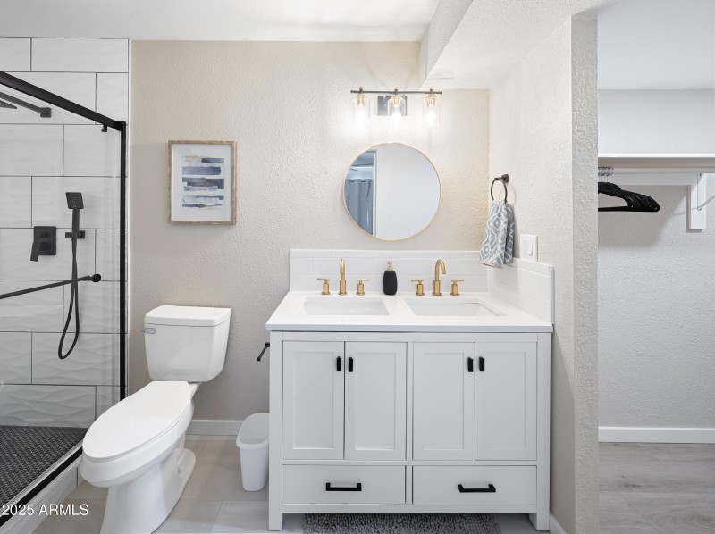 PROPERTYIMAGECO_8731EColumbusAve_WEB-34